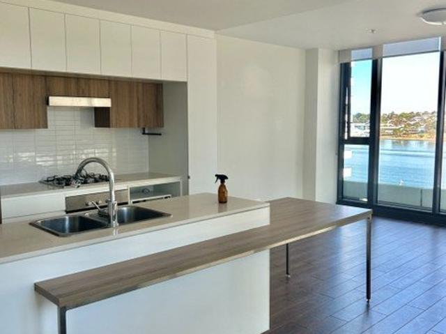 Stunning River Views | Modern 2 Bed, 2 Bath with Car Park & Storage Cage