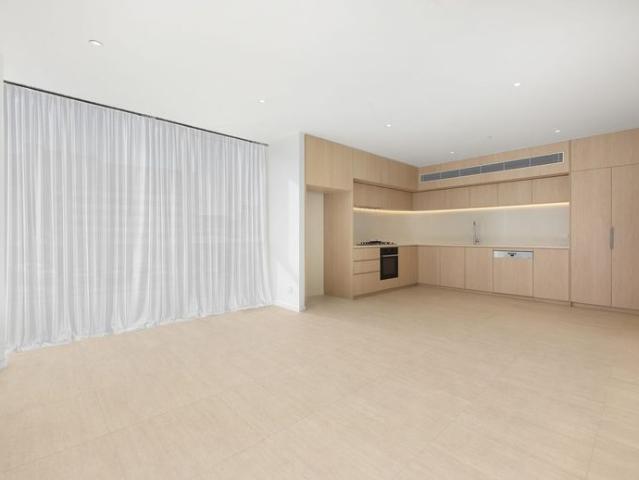 STUNNING ROBINA APARTMENT
