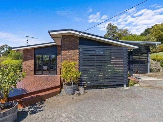 Stunning Rural Modern Living
