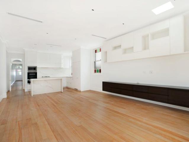 Stunning Semi Detached Home in Prime Location