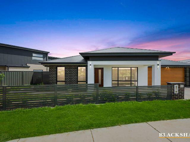 STUNNING SINGLE LEVEL HOME ON CORNER BLOCK
