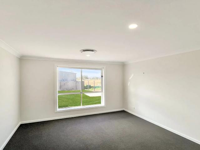 Stunning & Spacious 4 Bedroom Family Home