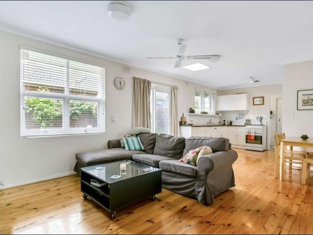 Stunning Spacious Unit