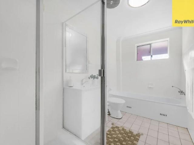 STUNNING, SPACIOUS & CONVENIENT THREE BEDROOM TOWNHOUSE MUST SEE AS WONT LAST LONG