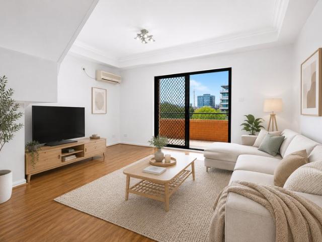 Stunning Split level Apartment Near Strathfield Plaza