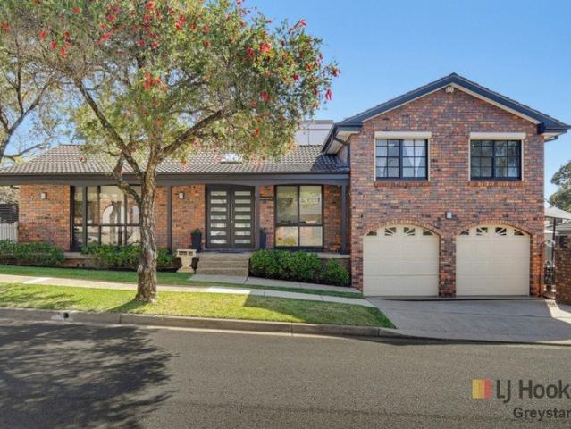 CONTACT AGENT STUNNING SPLIT LEVEL CORNER IN THE BEECHWOOD ESTATE! OPEN SATURDAY AT 10:15AM
