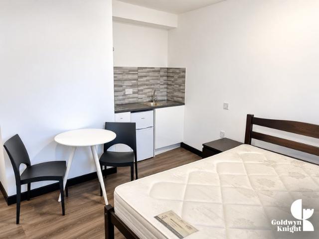 Stunning Studio available now SE20