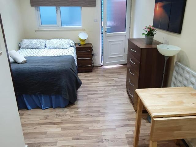 Stunning Studio next to Kilburn Metro Has an Apartment