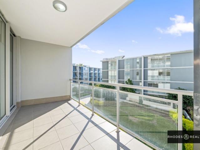 Stunning Studio with Park Views!