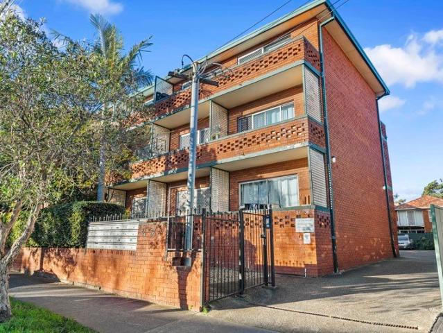 Stunning Studio with Parking in Prime Petersham Pocket