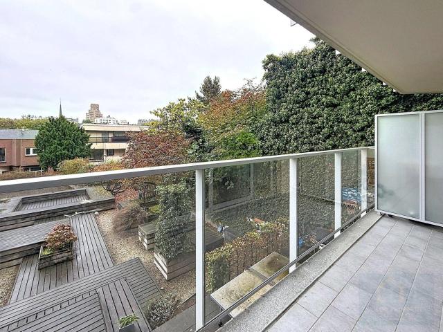 Stunning studio/loft 42m² + terrace between Flagey &Louise