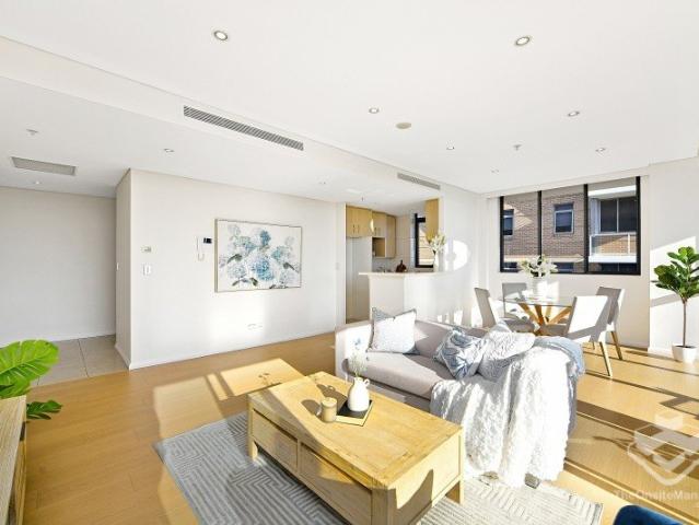 Stunning Sundrenched East & West Facing Apartment