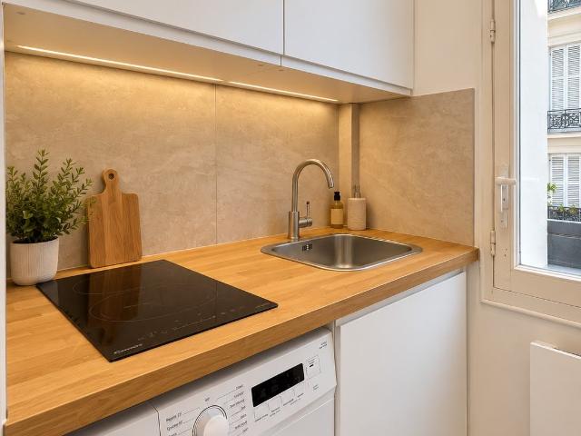 Stunning suite magnificent view!, Paris Amsterdam Apartments for Rent