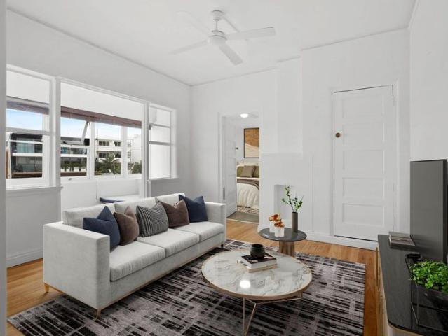 Stunning Surfside Art Deco Apartment In Prime North Bondi Setting