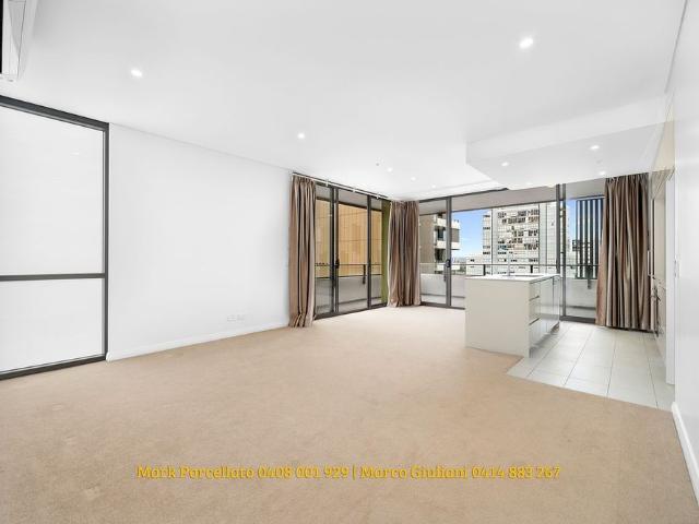 Stunningly Appointed, Near New 2b/r Apartment
