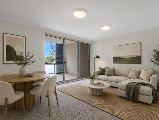 Stunningly Renovated 1 Bedroom Plus Study Apartment with Leafy Outlook