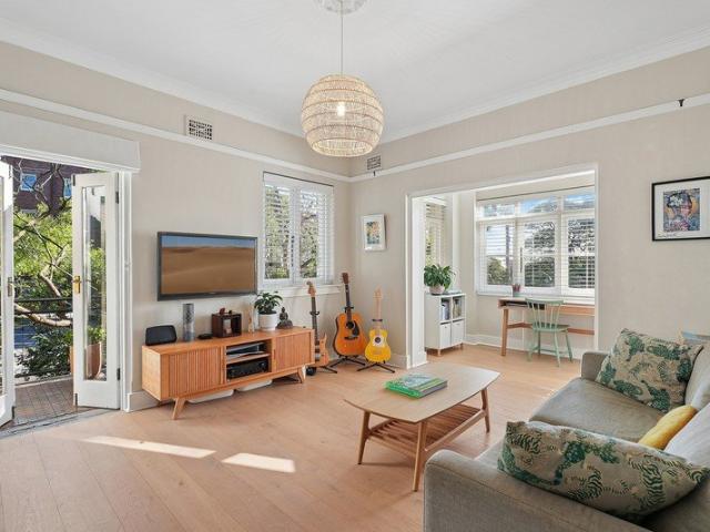 Stunningly Renovated Apartment In Enchanting Boutique Art Deco Block