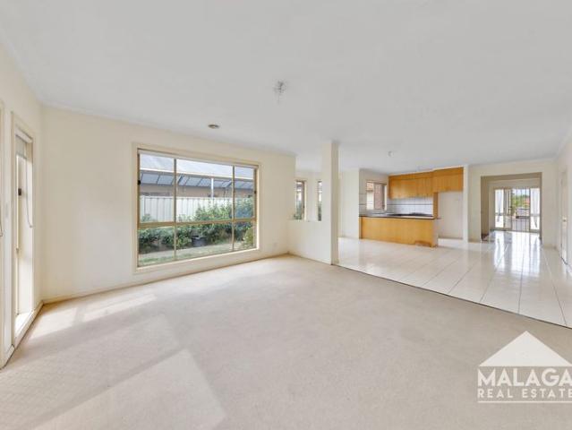 STUNNINGLY SPACIOUS FAMILY HOME!