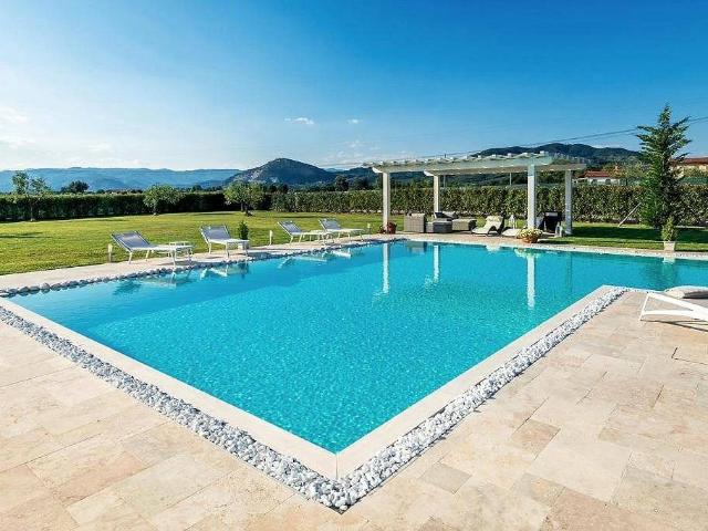 Stupenda villa con ogni confort con ampio giardino e piscina. 390m² Monsummano Terme