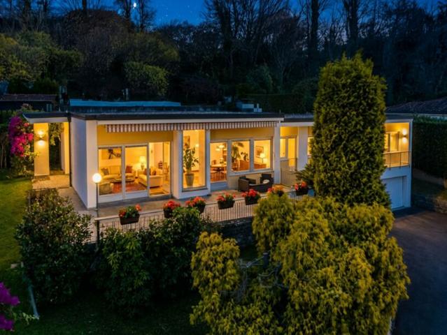 STUPENDA VILLA DI 5.5 LOCALI CON GRANDE GIARDINO A STABIO