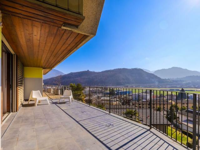 STUPENDA VILLA GEMELLA 5.5 CON VISTA LAGO PARZIALE AD AGNO