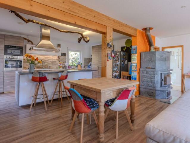 STUPENDA E AMPIA VILLA 5.5 LOCALI CON GIARDINO A BANCO