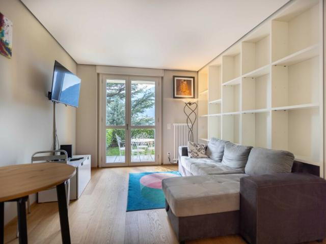 STUPENDO 2.5 LOCALI VISTA LAGO CON GIARDINO A BISSONE