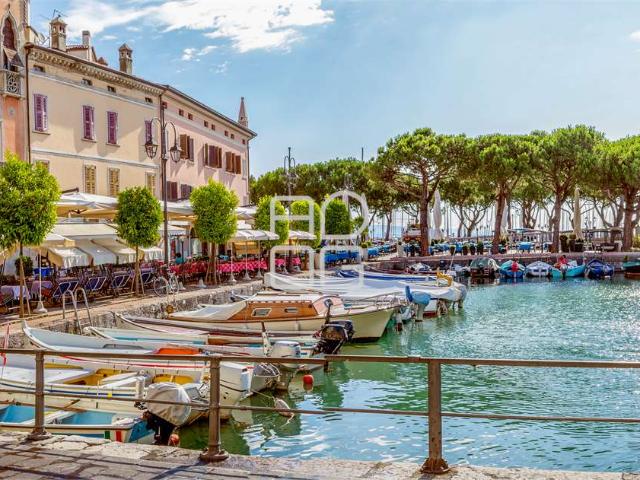 Stupendo attico in Villa Liberty