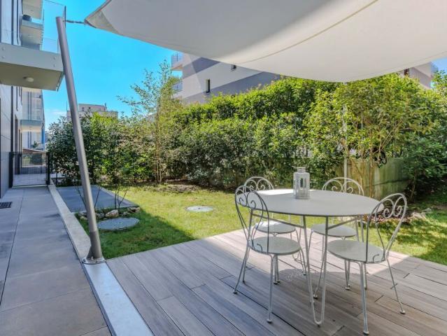 STUPENDO E MODERNO 2.5 LOCALI CON COMODO GIARDINO A MASSAGNO