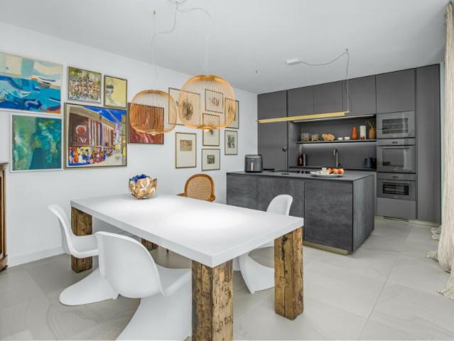 STUPENDO E MODERNO 5.5 LOCALI CON GRANDE TERRAZZA A STABIO