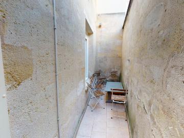 Stupendous double bedroom in Capucins Victoire