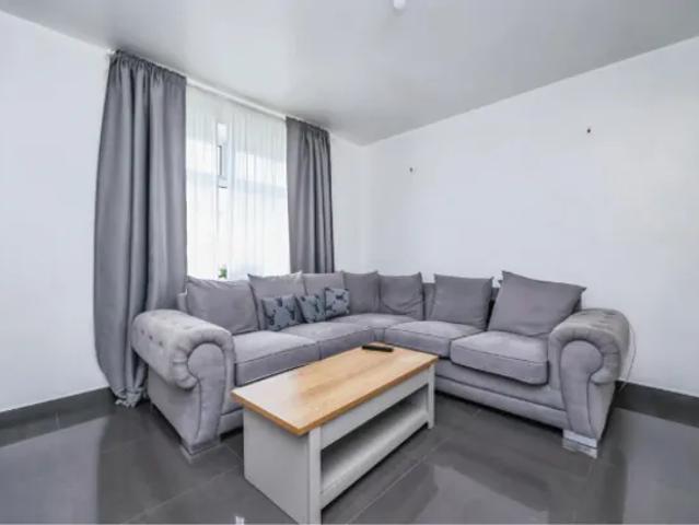 Sturgeon Avenue, Clifton, Property for rent