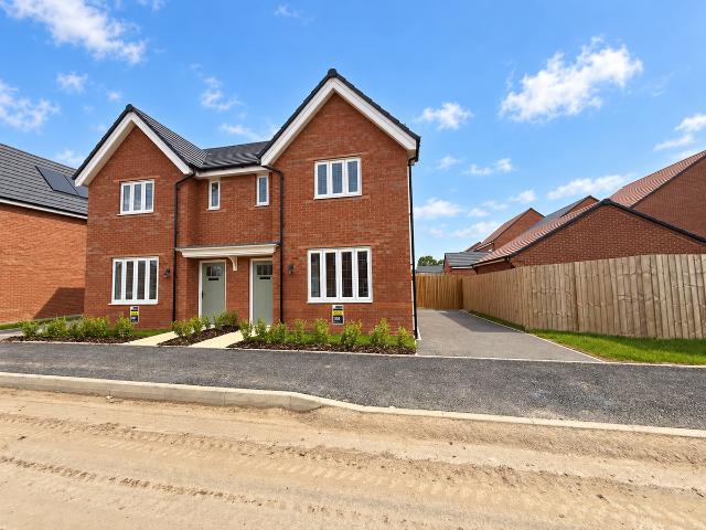 Sturgess Road, Oadby LE2, 3 bed terraced house to rent, £1,450 pcm | PrimeLocation