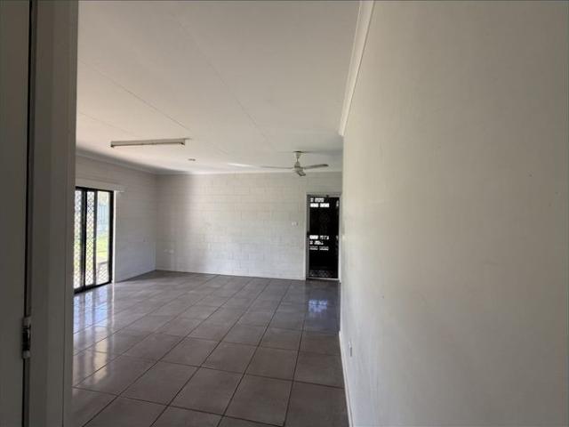 Sturdy 3 Bedroom Home Close to Mareeba Town