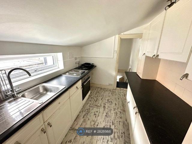 Sturla Road, Chatham ME4, 1 bed flat to rent, £975 pcm | PrimeLocation
