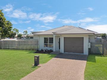 House for sale in Deeragun - Garden, Swimming pool