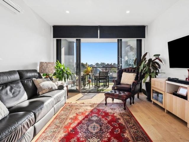 Style and Space in Sought After Geelong West