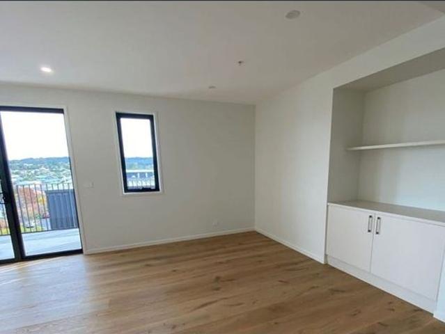 STYLE, COMFORT AND CONVENIENCE – MODERN THREE BEDROOM APARTMENT