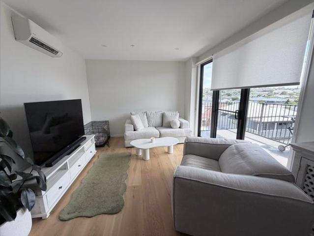 STYLE, COMFORT AND CONVENIENCE – MODERN THREE BEDROOM APARTMENT