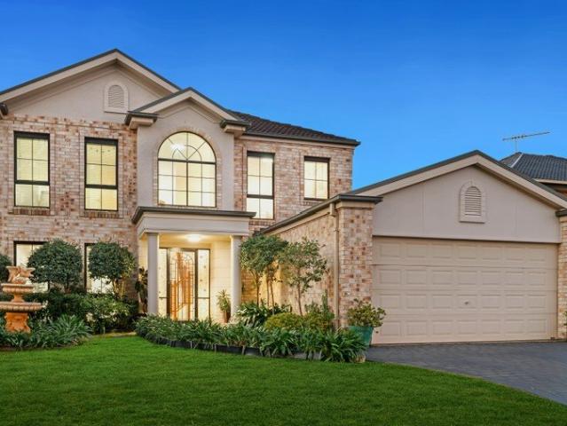 STYLE, COMFORT & ENDLESS POTENTIAL DREAM FAMILY HOME WITH AN INDEPENDENT STUDIO IN THE HEART OF KELLYVILLE