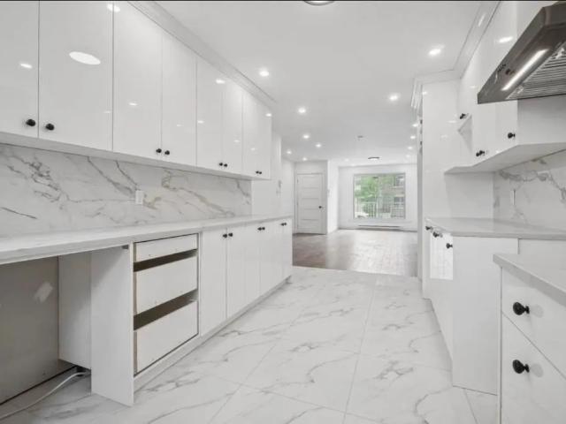 Style Condo 3 Chambre 3 toilets 3 Bedrooms 3 Bathrooms Triplex