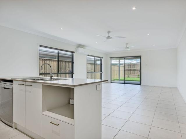 Style & Functionality 4 bed + media + air con