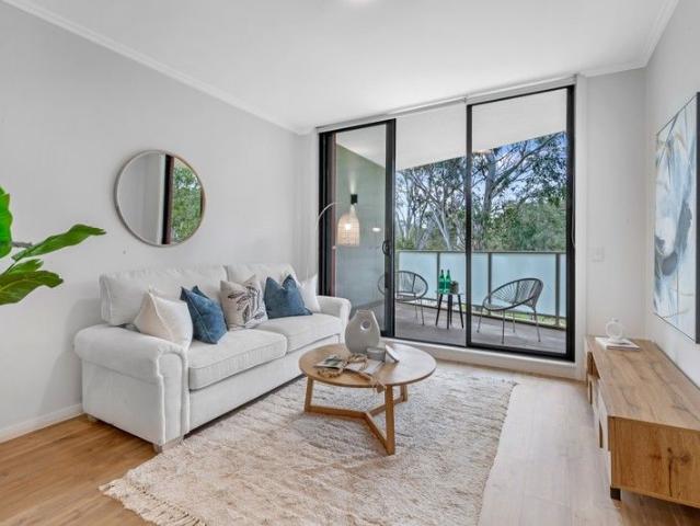 STYLE, MORDEN AND FUNCTIONITY PREMIUM APARTMENT WITH NORTH FACING!