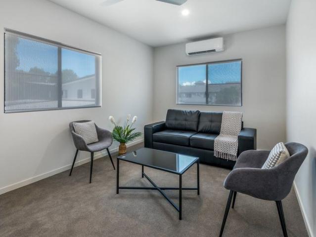 Style & Privacy At Clifton Beach!