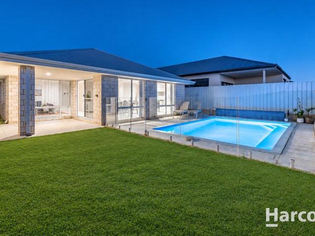 Style, Space & a Poolside Escape !