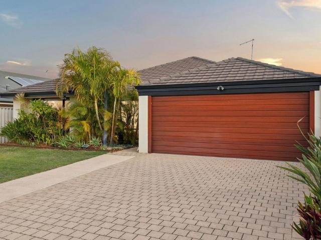 Style, Space & Comfort in this Stunning Family Home