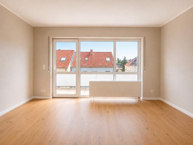 Stylische 4 Raum Wohnung mit 2 Balkonen und Bädern im Herzen von Weinböhla
