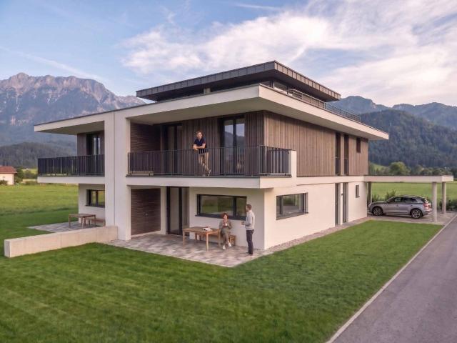 Stylische Neubau Doppelhaushälfte mit großzügigen Freiflächen