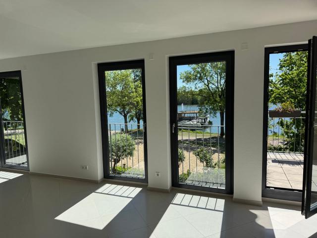 Stylische Wohnung am Main Ufer mit sonniger Terrasse / Stylish Apartment Close River Main with Sunny Terrace, Frankfurt Amsterdam Apartments for Rent