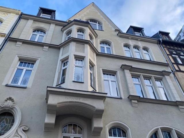 Stylischer Altbau 4 Zimmer Wohnung mit Balkon und vielen kleinen Details